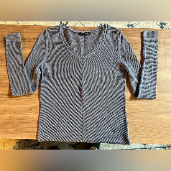 Banana Republic size small 100% mesh cotton blue/grey sweater, lightweight, sexy - Picture 6 of 8